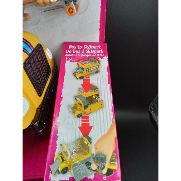 Tech Deck Sk8 Crew Ultra Sk8 Bus Playset With Transforming 3-Ramp - Picture 3 of 6